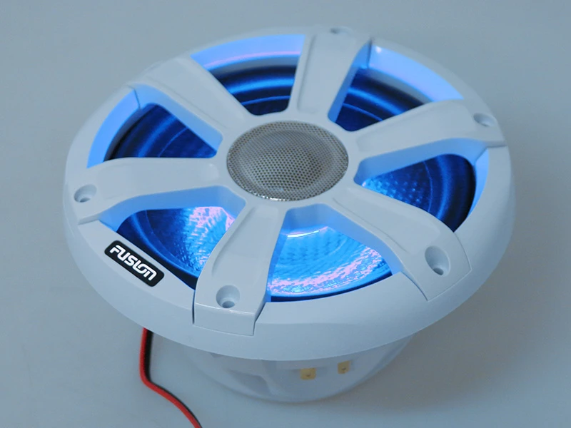 Fusion SG-FL77SPW Signature Marine Speakers With LED 7.7in 280W White 10 Fusion SG-FL77SPW Signature Marine Speakers With LED 7.7in 280W White - Image 10